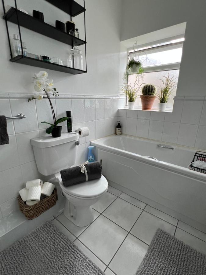 Lovely Apartment In Cork Bagian luar foto