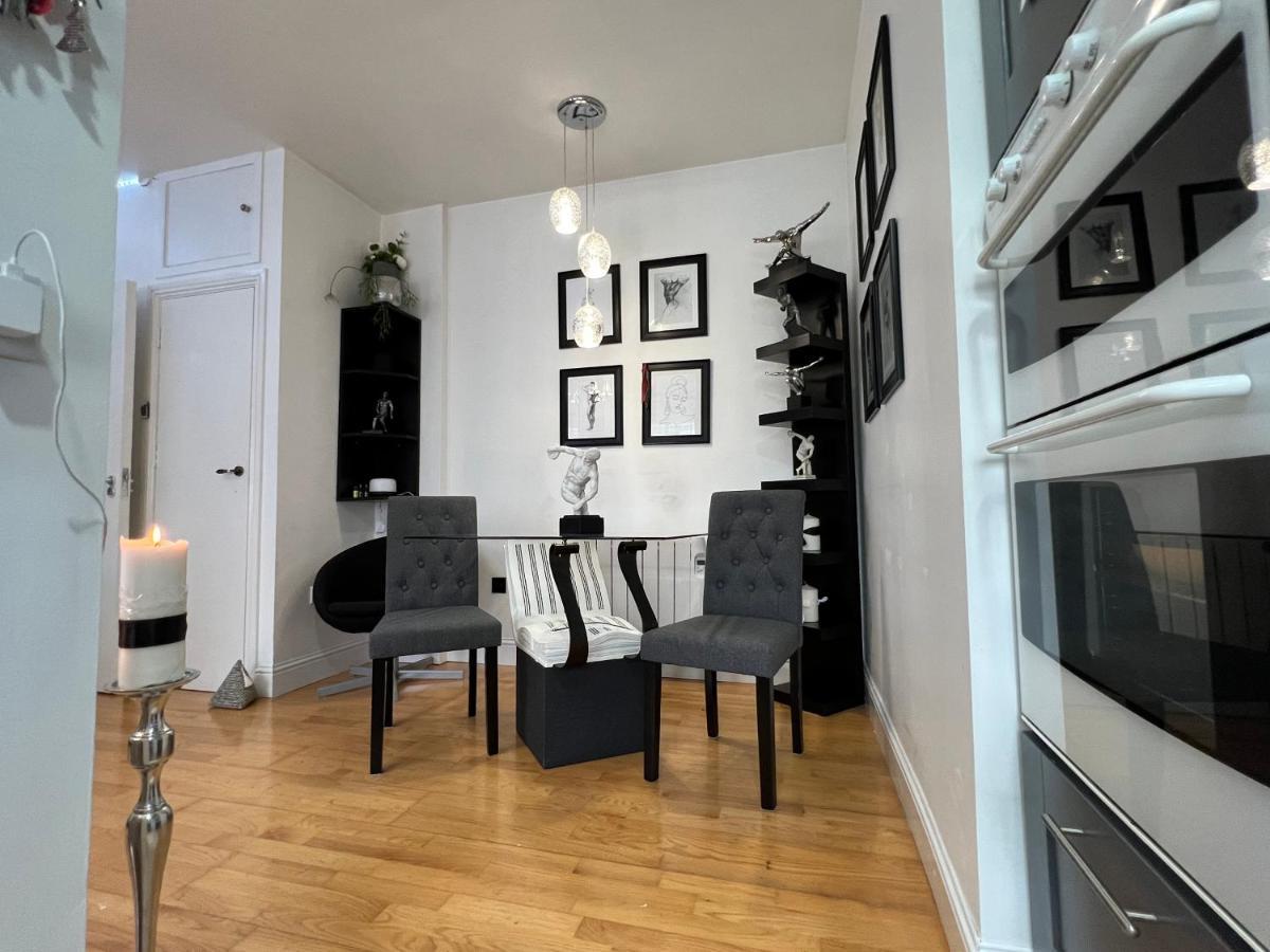 Lovely Apartment In Cork Bagian luar foto