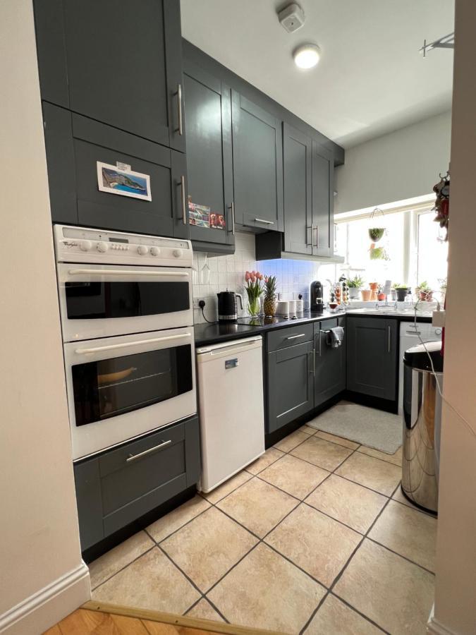 Lovely Apartment In Cork Bagian luar foto